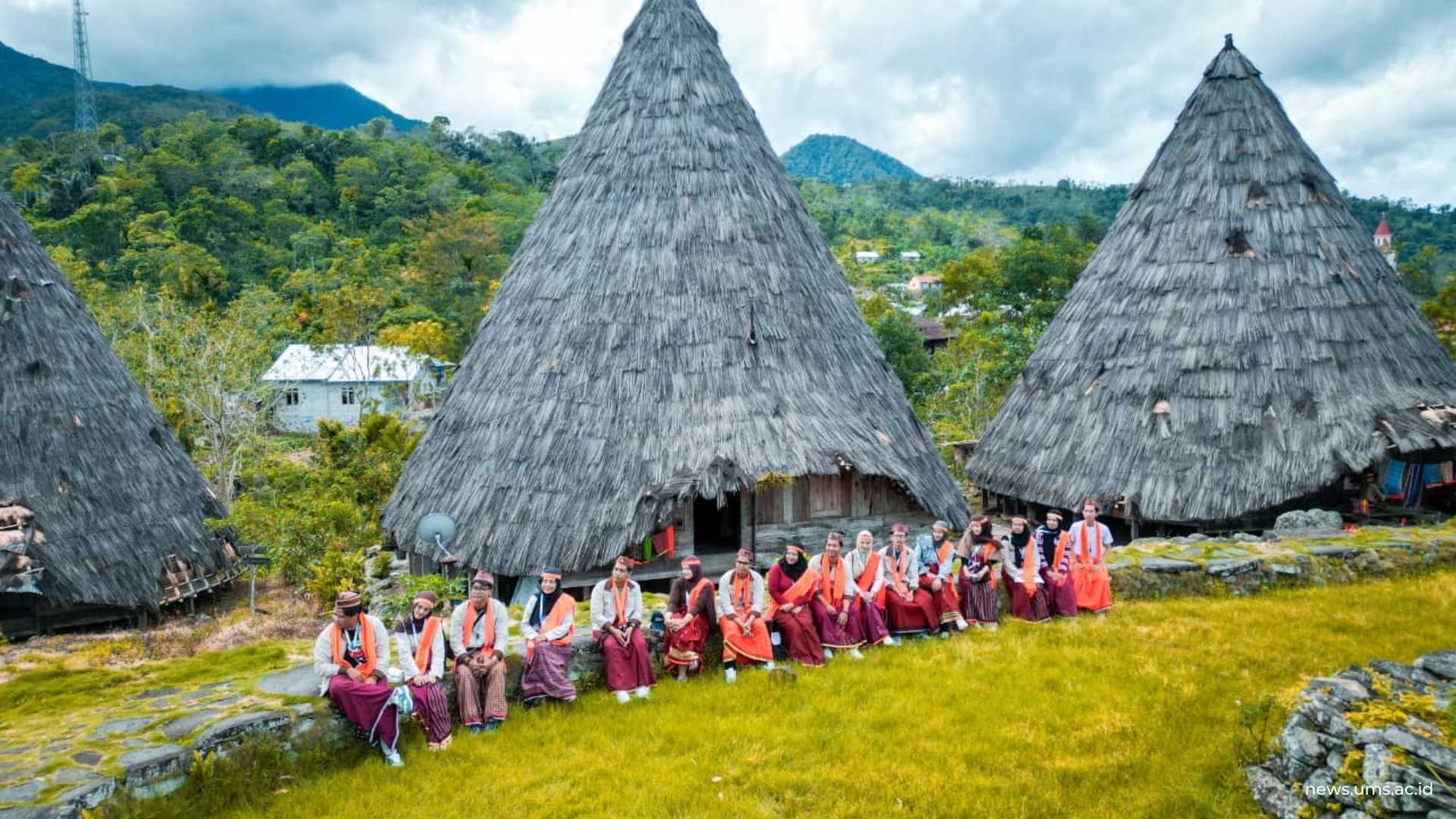 news.ums_.ac_.id-Arsitektur-UMS-Gelar-KKL-di-Labuan-Bajo-Mahasiswa-Kaji-Kampung-Adat-hingga-Resort-Modern